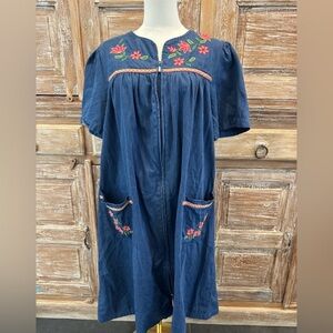Go Softly Patio Denim Dress Floral Embroidery Sz L full zip Cottage-core